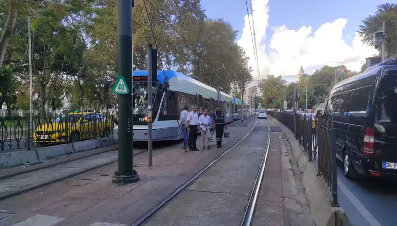 Beyoğlu'nda Tramvay Kazası: Yayaya Çarpan Tramvayın Sebepleri ve Sonuçları