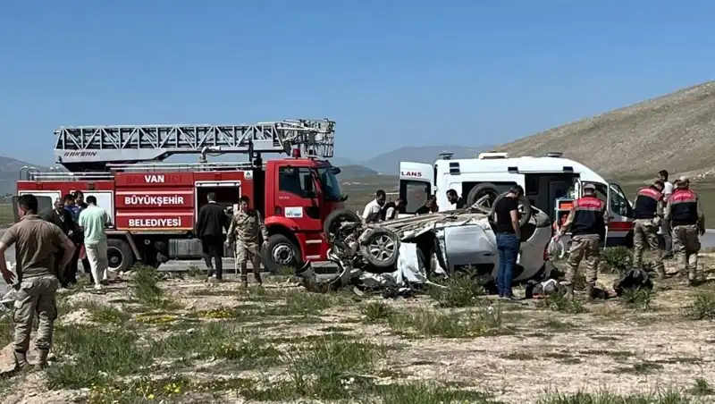 Van'da Faciaya Yol Açan Kaza: 4 Kişi Hayatını Kaybetti, 2 Yaralı