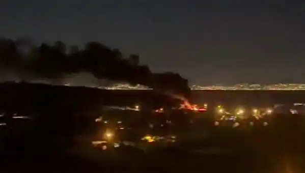 Yalova'da Depoda Çıkan Yangın, İtfaiyeci Sağlık Problemi Yaşadı