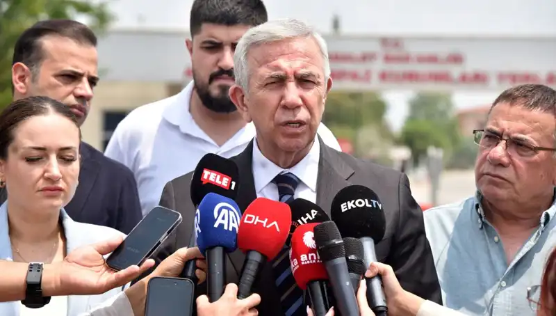 Mansur Yavaş’tan Muhittin Böcek’e Anlamlı Ziyaret: İşbirliği Mesajları Verildi
