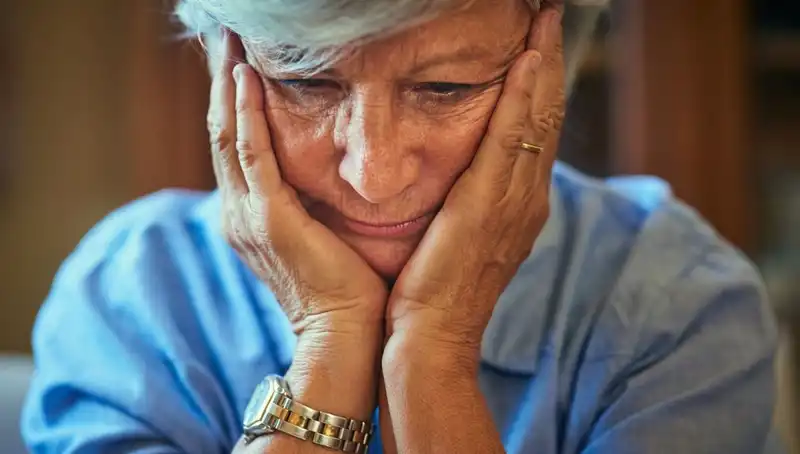 40'lı Yaşlarda Alzheimer: Erken Uyarı İşareti Stresin Kurbanı mı?