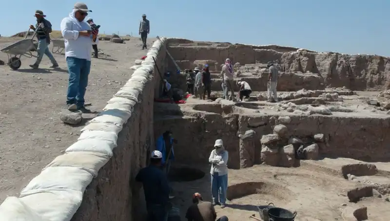 Kilis'teki Oylum Höyük'te Sıcak Hava Engel Tanımayan Kazı Çalışmaları
