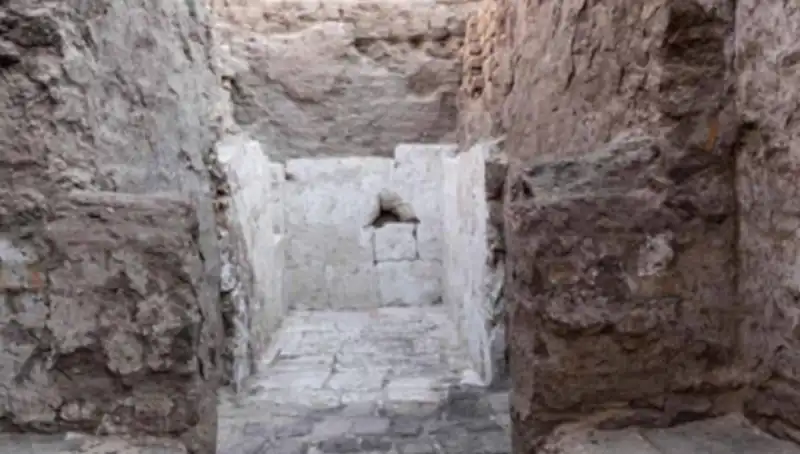 Mısır'da 3,500 Yıl Öncesine Ait Kraliyet Mezarının Keşfi Şok Etti