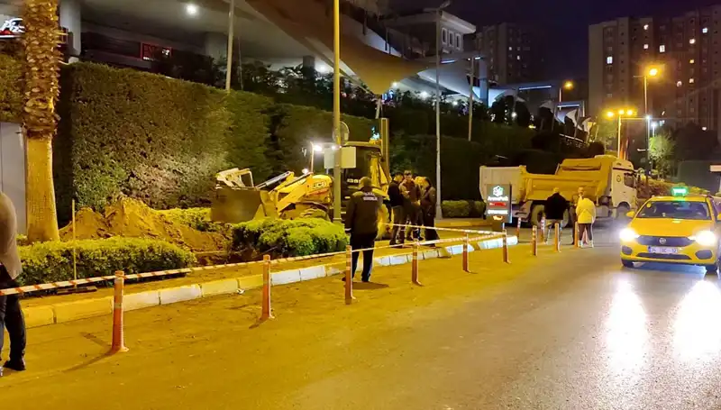 AVM Girişinde Doğalgaz Paniği: Alışveriş Keyfi Tehlikede Mi?