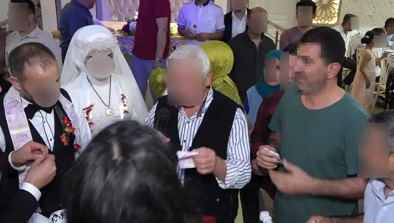 Davetsiz Düğün Macerası: Pasta Yedi, Takıları Çaldı!