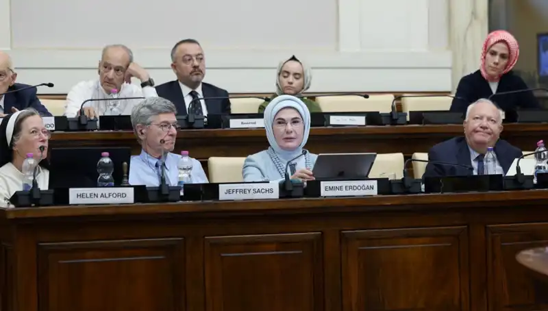 Emine Erdoğan, Vatikan'da "Dünya 5'ten Büyüktür" Dedi: Sosyal Adalet Mesajı