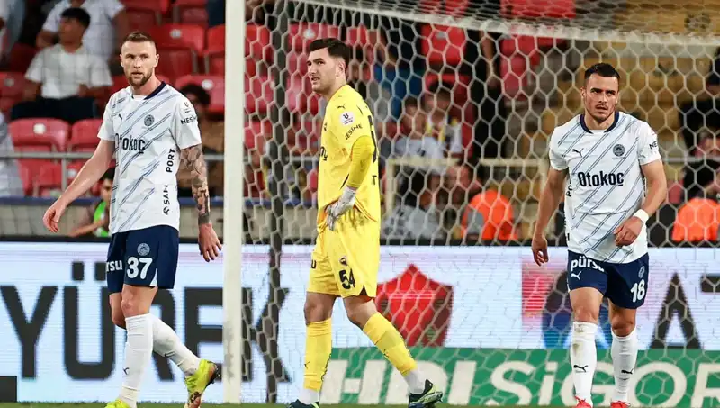 Fenerbahçe'nin Kayıpları: 2025'te Şampiyonluk Hayalleri Suya Düştü