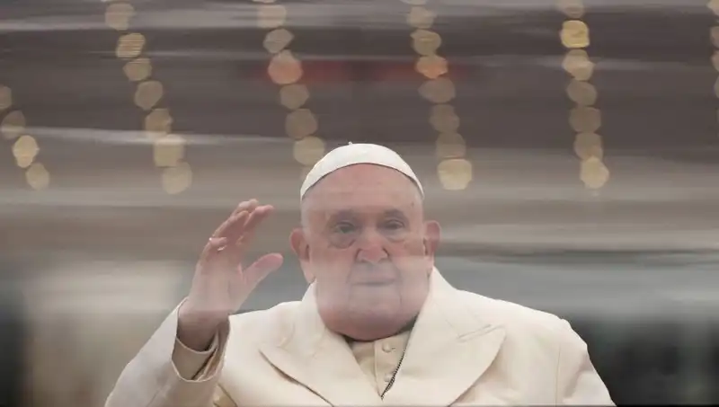 Papa Francis Hastaneden Sesli Mesajla Sevenlerine Güç Verdi