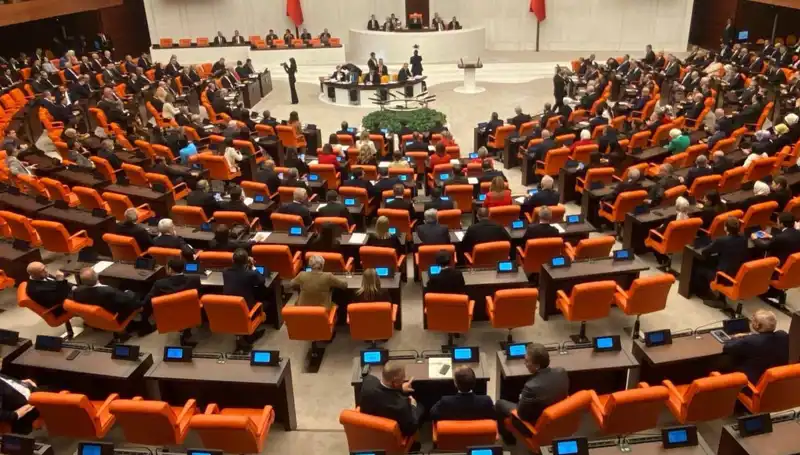 Türkiye Büyük Millet Meclisi'ndeki Komisyonlar Çalışmalarına Devam Ediyor