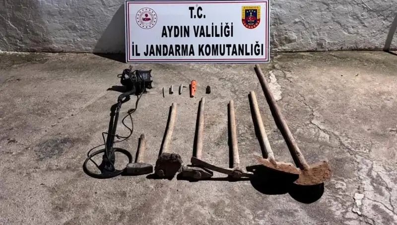 Aydın'da Kaçak Kazı Operasyonunda Suçüstü: Tarihi Eserler Kurtarıldı
