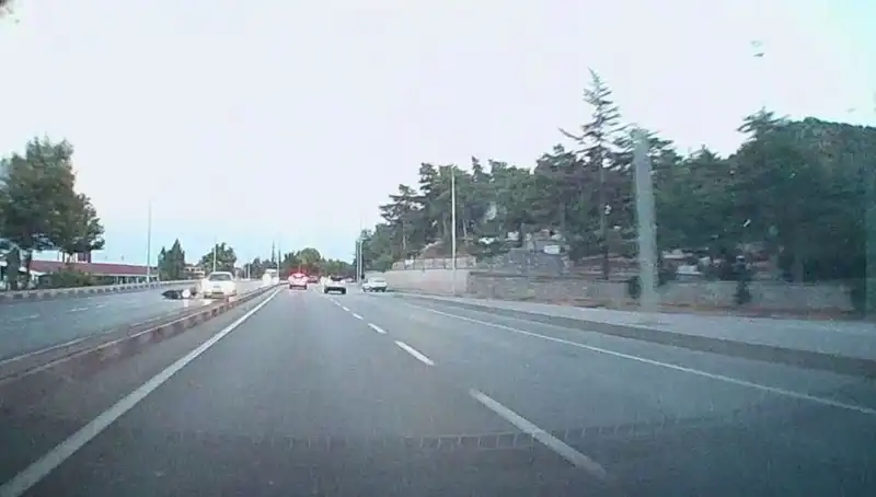 Otomobil ve Motosiklet Çarpıştı: Tek Taraflı Kaza Sonrası Yaralı