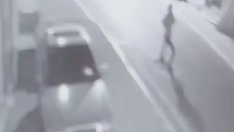 Sokak Ortasında Patlayan El Yapımı Patlayıcı, Panik Yaratıyor!