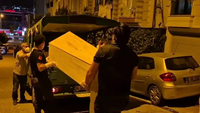 Esenyurt’ta Gizemli Ölüm: Genç Kadının Cesedi Bulundu