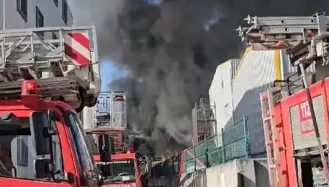 Tuzla'daki Yangın: Fabrika Alev Alev, Kontrol Altına Alındı!