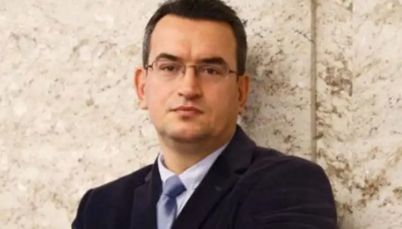 Metin Gürcan: DEVA Partisi'nin Temel Taşlarından Biri Kimdir?