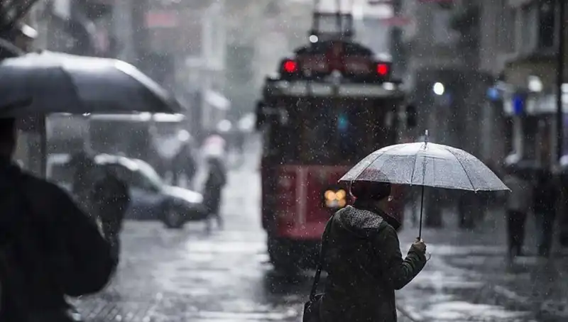 Güneşli Havaların Yerini Sağanak Yağışlar Alıyor: Dikkat!
