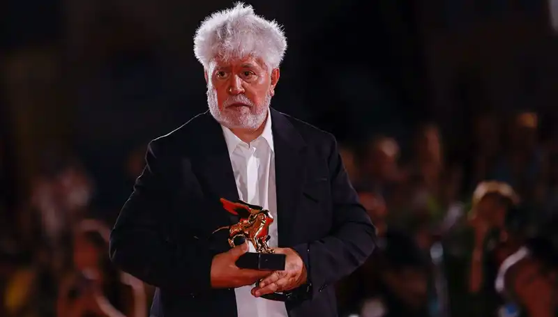 Almodóvar'dan Hükümete Gazze İçin Acil Çağrı: Sanatçının Sesi Duyuldu!