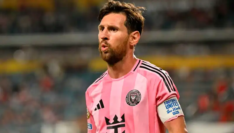 Messi'nin Tarihi Maçında Dram: Son Dakika Şutu Direkten Döndü