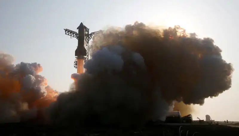Starship 9'uncu Testte Tarih Yazdı: Kontrolden Çıktı!