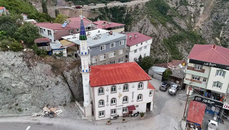 Yurt Genelinde Çelik Minare Siparişleri Patladı: Maliyet 500 Bin Liraya Ulaşıyor