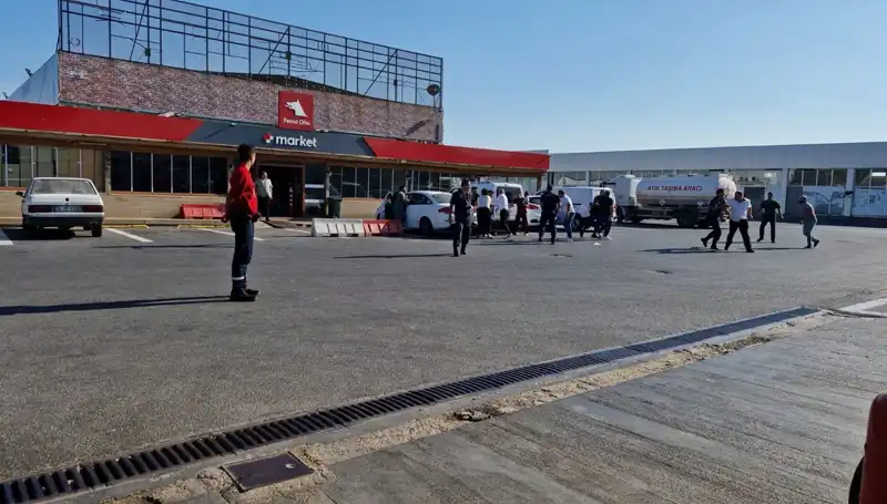 Akaryakıt İstasyonunda Omuz Atma Kavgası: İki Aile Arasında Büyüyen Gerilim