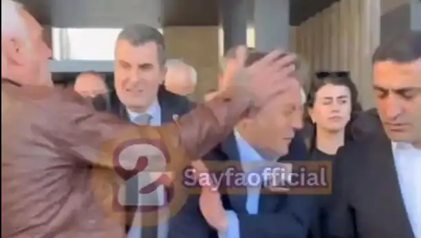 Özgür Özel'e AKM Çıkışında Fiziksel Saldırı: Olayın Detayları