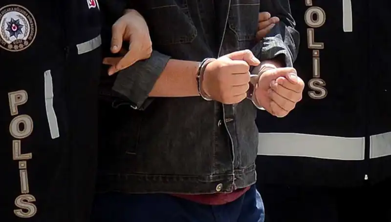 Kayseri'de Yasa Dışı Silah Ticareti Operasyonu: İki Zanlı Tepedendi