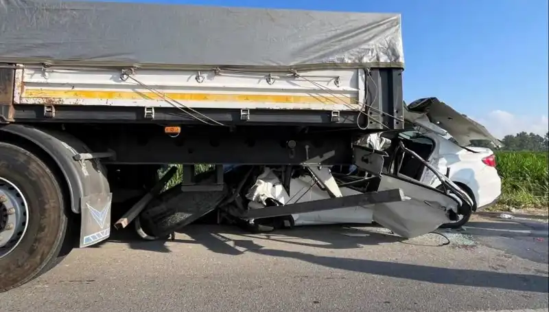Sakarya’da Feci Kaza: Bir Kişi Hayatını Kaybetti, Sürücüler Büyük Şokta!