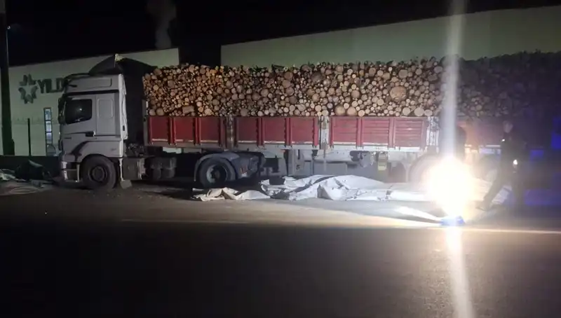 TIR Sürücüsüne Otomobilin Çarpması Sonucu Yaşanan Kaza